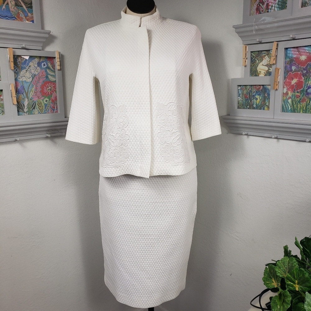 Escada 2p White w/ Lace/Crochet Pockets & Short Sleeves Vintage Feminine 8 / 10